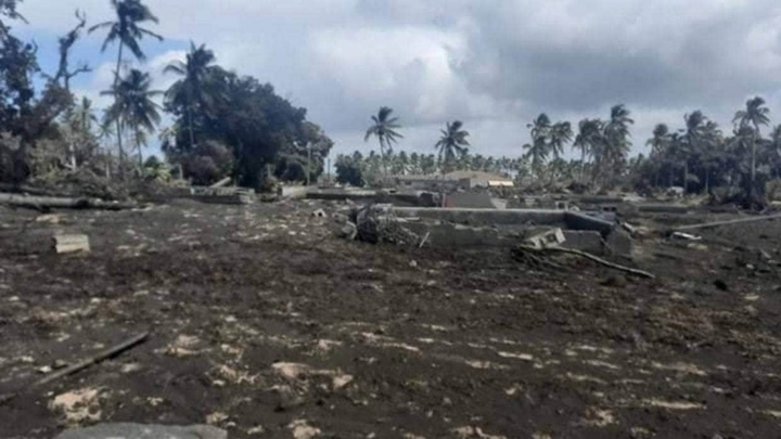 Ảnh: Sức mạnh tàn phá khủng khiếp của núi lửa Tonga - 9