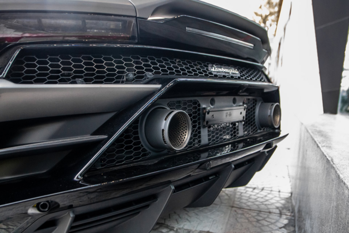 Cận cảnh Lamborghini Huracan EVO đầu tiên về Việt Nam - 8