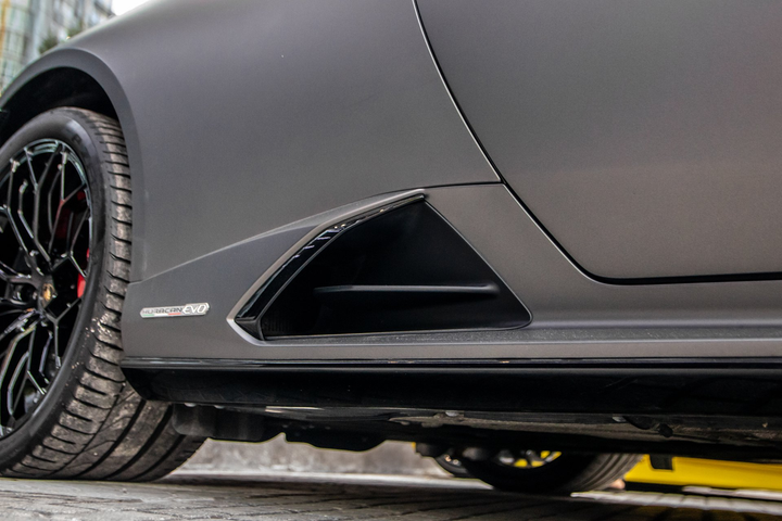 Cận cảnh Lamborghini Huracan EVO đầu tiên về Việt Nam - 6