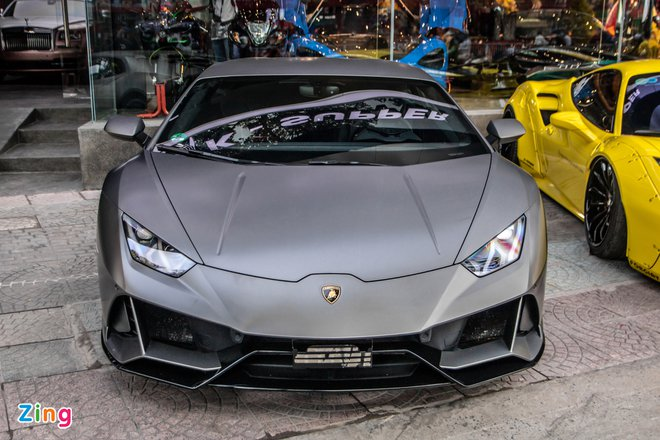 Cận cảnh Lamborghini Huracan EVO đầu tiên về Việt Nam - 2