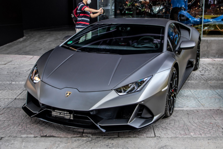 Cận cảnh Lamborghini Huracan EVO đầu tiên về Việt Nam - 3