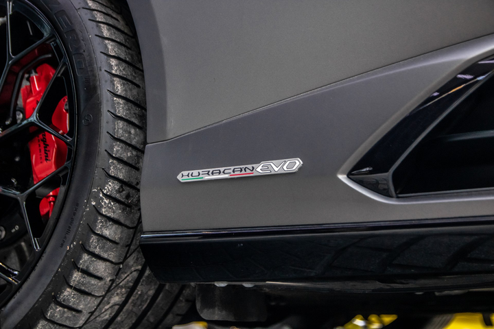 Cận cảnh Lamborghini Huracan EVO đầu tiên về Việt Nam - 10