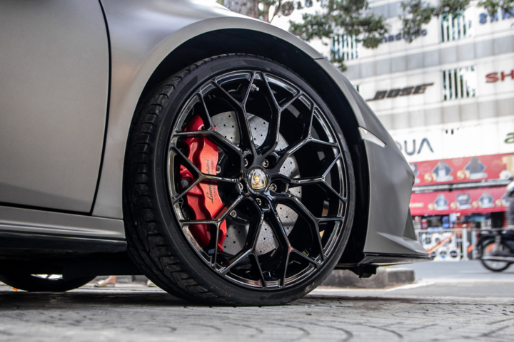 Cận cảnh Lamborghini Huracan EVO đầu tiên về Việt Nam - 4