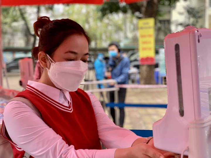 Ảnh: Trường THCS Giảng Võ, Hà Nội diễn tập phương án đón học sinh - 2