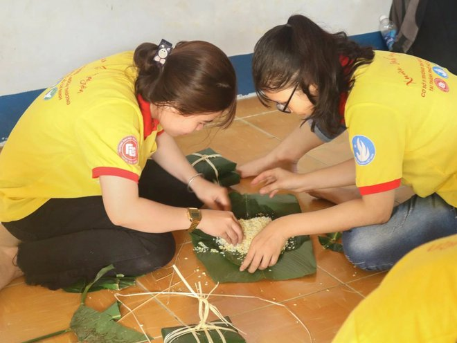 Đại học Ngoại thương lì xì sớm cho sinh viên - 1