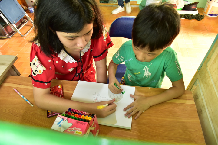 Chương trình 'Mang Tết cho em': Sưởi ấm trái tim trẻ mồ côi vì COVID-19 - 1