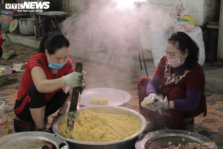 Gom 7 tạ thịt lợn, 2 tấn gạo nếp mỗi ngày để gói bánh chưng bán Tết - 4