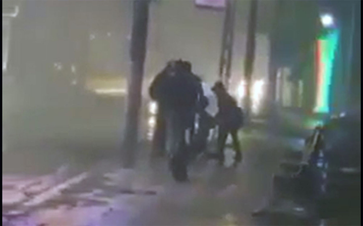 Thái Bình: Bắt khẩn cấp người bố gây thương tích cho hai con nhỏ - 1