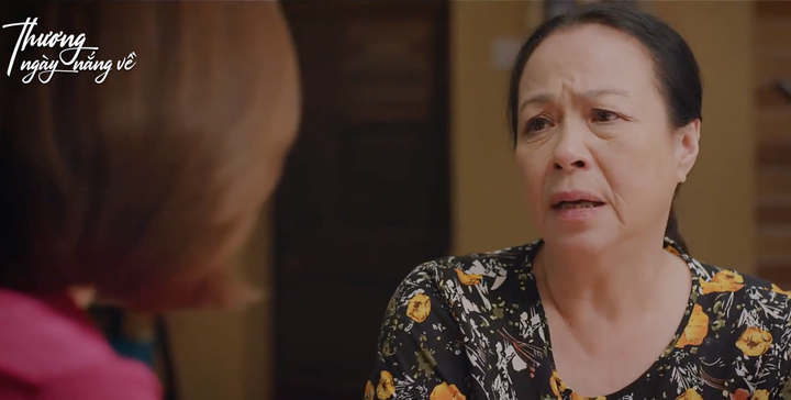 Thương ngày nắng về tập 31: Bà Kim Nhung sững sờ thấy chiếc vòng trên tay Trang - 2