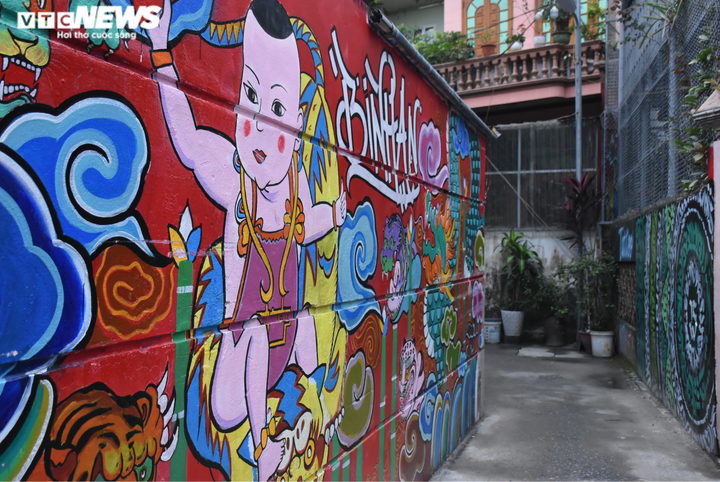 Ảnh: Ngõ bích hoạ đầu tiên ở Hải Phòng đậm phong cách 'nghệ thuật đường phố' - 4