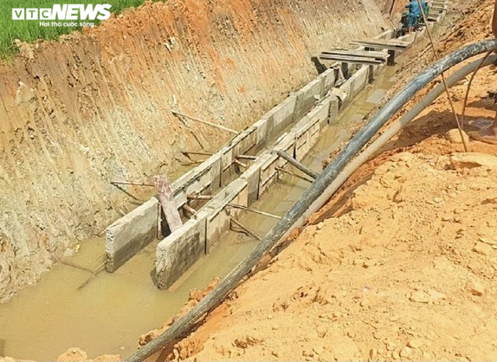 Ảnh: Dự án thủy lợi cấp nước cho 1.750 hộ nghèo ở Đắk Nông xây 4 năm chưa xong - 4