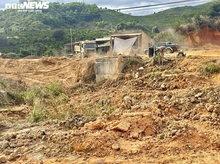 Ảnh: Dự án thủy lợi cấp nước cho 1.750 hộ nghèo ở Đắk Nông xây 4 năm chưa xong - 3