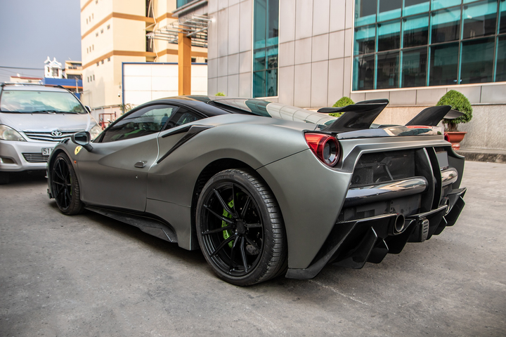 Garage bảo dưỡng siêu xe ảnh 7 Garage bảo dưỡng siêu xe tấp nập dịp cận Tết Nguyên đán - 7