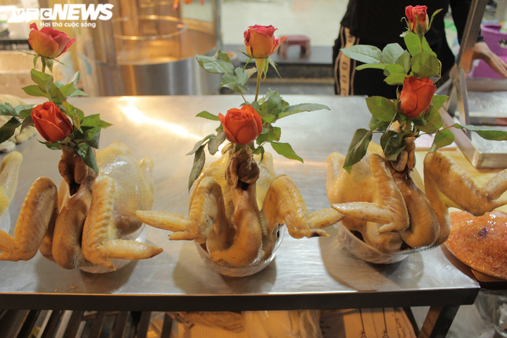 Đồ cúng ông Công, ông Táo: Hàng truyền thống ế ẩm, thạch hình cá ‘lên ngôi’ - 5