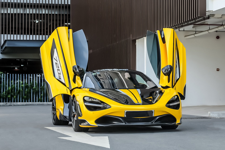 Garage bảo dưỡng siêu xe tấp nập dịp cận Tết Nguyên đán - 11