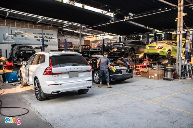 Garage bảo dưỡng siêu xe ảnh 2 Garage bảo dưỡng siêu xe tấp nập dịp cận Tết Nguyên đán - 2