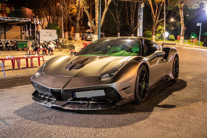 Garage bảo dưỡng siêu xe ảnh 4 Garage bảo dưỡng siêu xe tấp nập dịp cận Tết Nguyên đán - 4