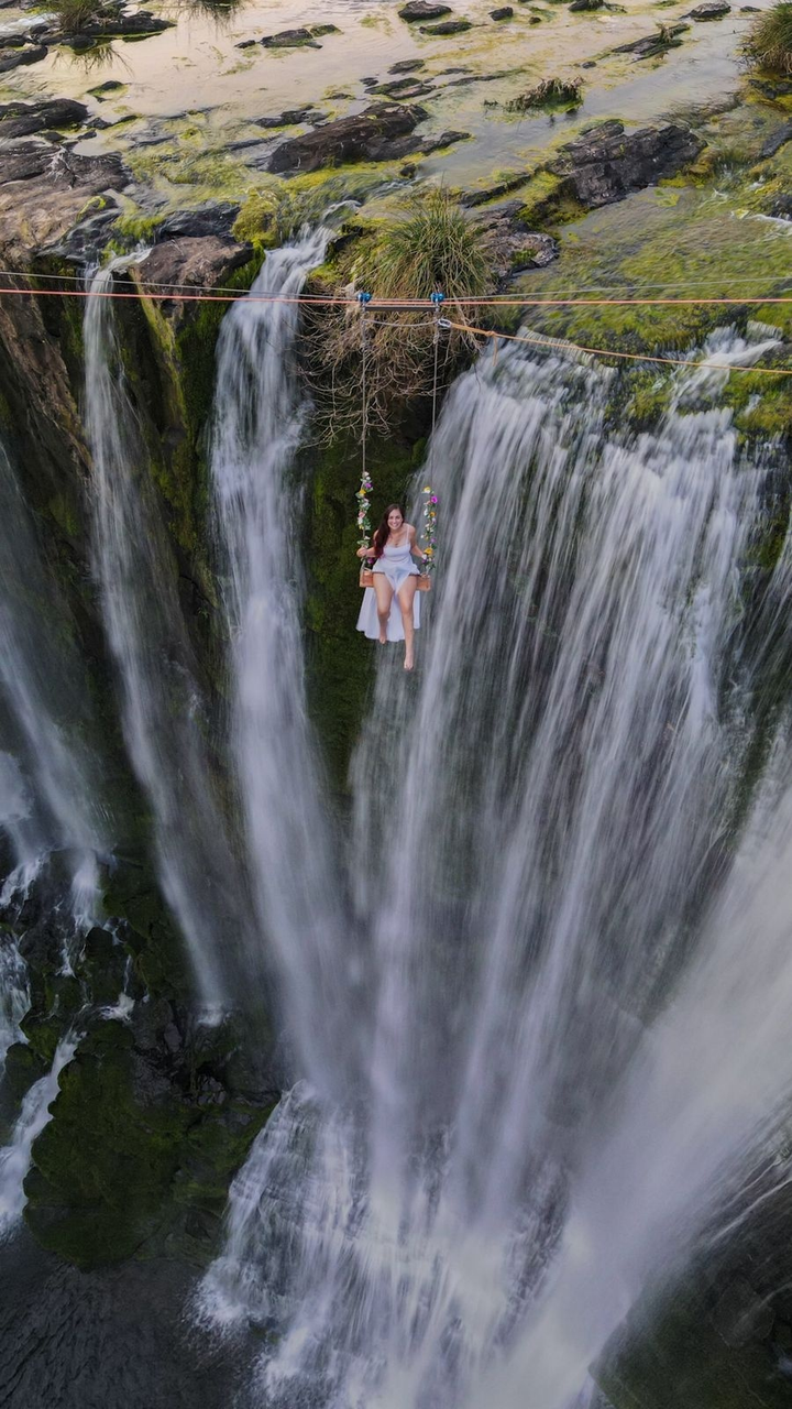 Thót tim trải nghiệm nằm võng, ăn trưa lơ lửng giữa ngọn thác kỳ vĩ - 13