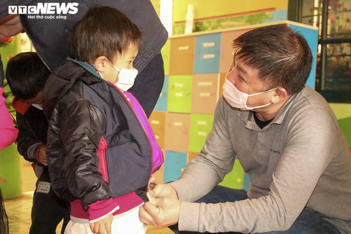 Công đoàn - Đoàn Thanh niên Văn phòng VOV tặng quà đồng bào vùng cao Thanh Hoá - 2