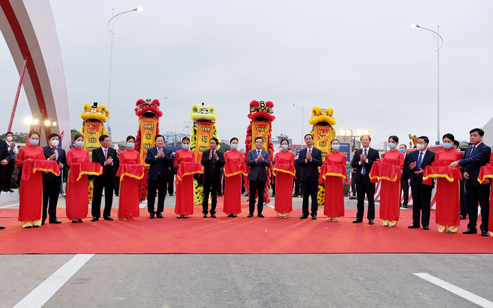 Cận cảnh cây cầu ‘cánh sóng vươn xa’ hơn 2.200 tỷ đồng vừa thông xe ở Hải Phòng - 1