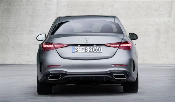 Ảnh chi tiết Mercedes-Benz C-Class 2022 phiên bản Singapore - 4
