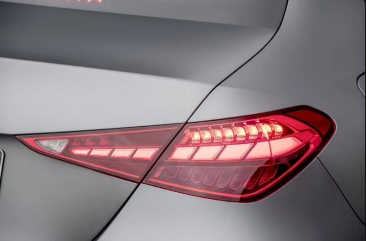 Ảnh chi tiết Mercedes-Benz C-Class 2022 phiên bản Singapore - 6