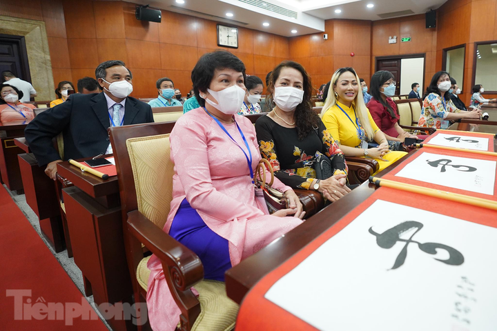 Kiều bào tại TP.HCM xúc động trước hình ảnh các lãnh đạo xông pha vào tâm dịch - 6