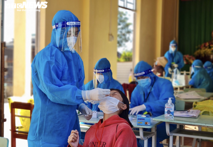 Lâm Đồng ghi nhận ca nhiễm Omicron đầu tiên - 1