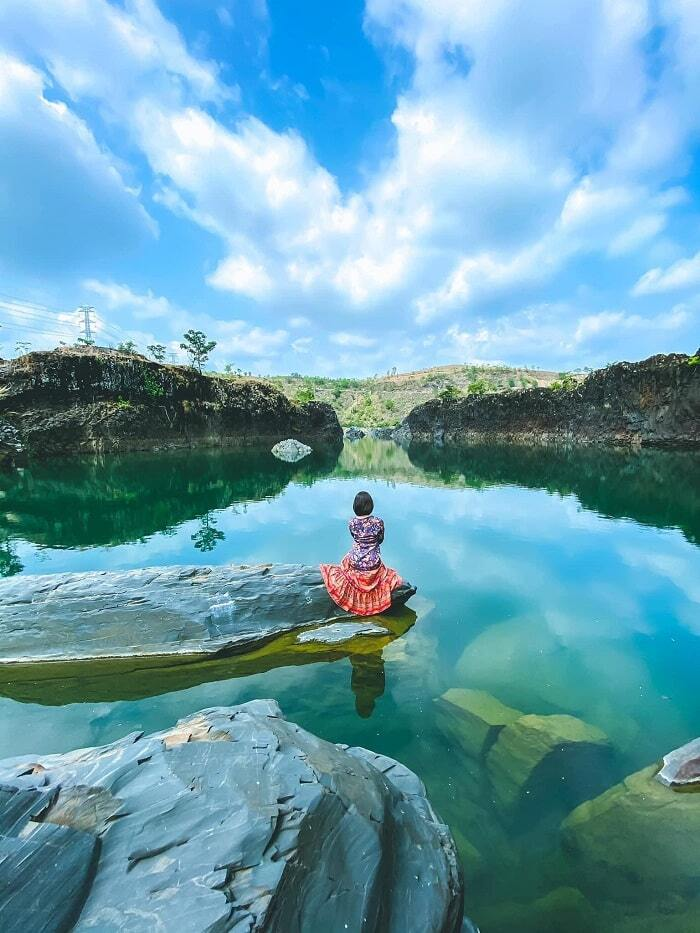 ‘Tuyệt tình cốc’ ở Đắk Lắk đẹp hút hồn với mặt nước trong vắt như gương - 13