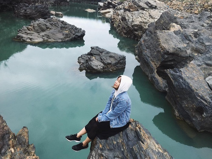 ‘Tuyệt tình cốc’ ở Đắk Lắk đẹp hút hồn với mặt nước trong vắt như gương - 10