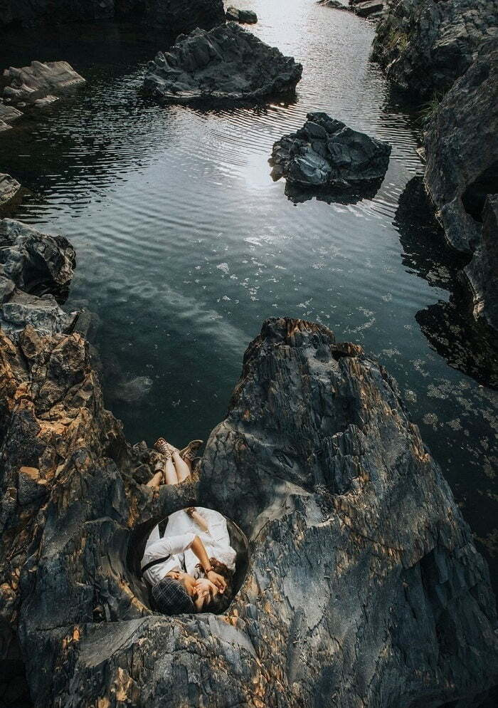 ‘Tuyệt tình cốc’ ở Đắk Lắk đẹp hút hồn với mặt nước trong vắt như gương - 9