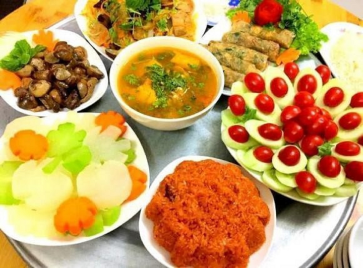 Sao Việt khoe mâm cỗ cúng ông Công ông Táo - 4