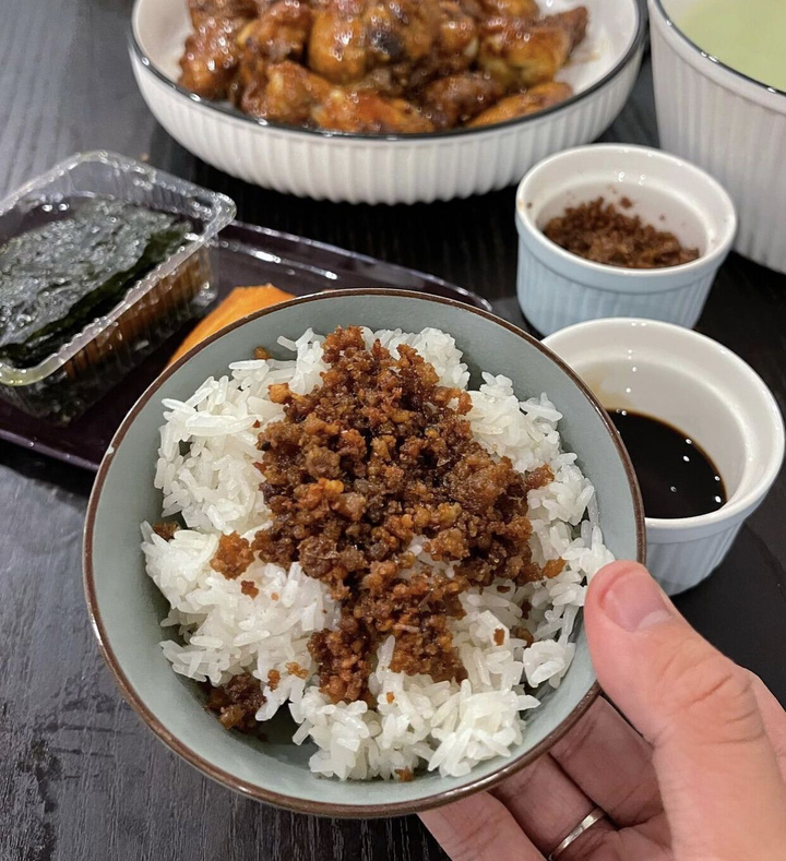 'Chợ nhà giàu' ở Hà Nội không chỉ có gà ngậm hoa hồng mà còn 5 món cực ngon - 1