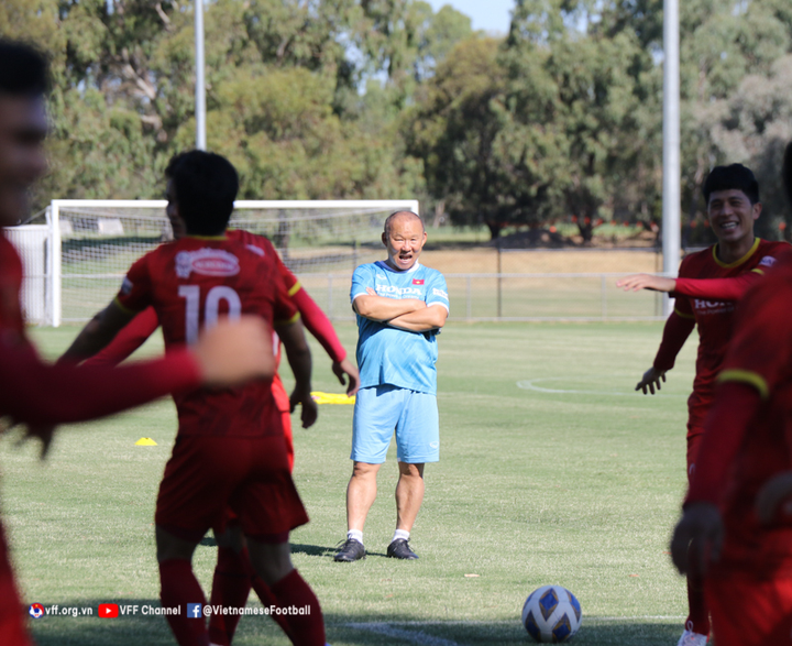 Tiền đạo tuyển Việt Nam: 'Nhớ nhà khi thi đấu vào những ngày giáp Tết' - 2