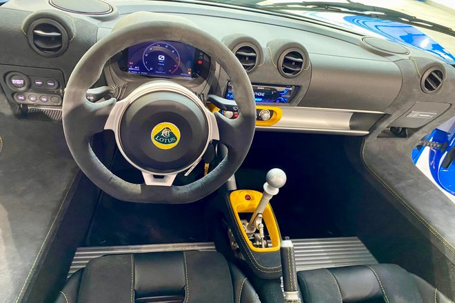 Lotus Exige Sport 420 Final Edition đầu tiên về Việt Nam - 2