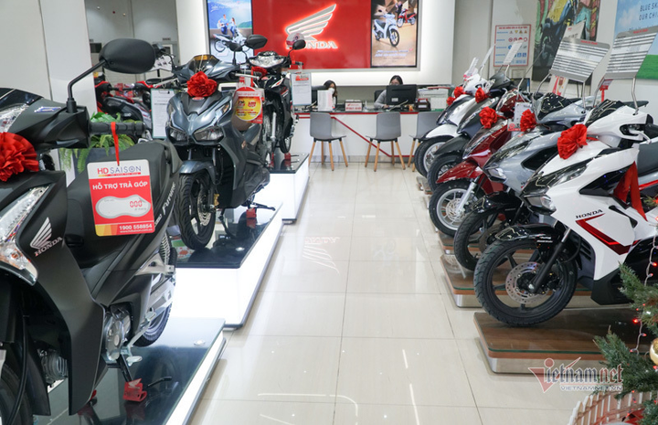 Thị trường xe máy lao dốc, nhiều hãng 'quay xe' sang phân khối lớn? - 1