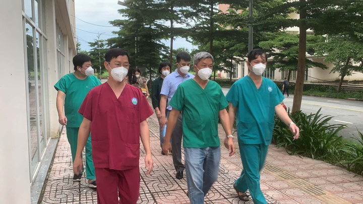 Thứ trưởng Y tế Nguyễn Trường Sơn: Tôi sẵn sàng đón nhận rủi ro, kể cả thành F0 - 2