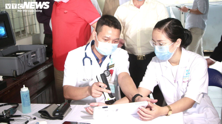 Liên tiếp có F0 chạm mốc gần 1.000 ca/ngày, Đà Nẵng kích hoạt trạm y tế lưu động - 1