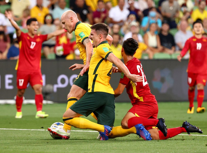 Trực tiếp bóng đá Australia 4-0 Việt Nam: Vỡ trận - 1