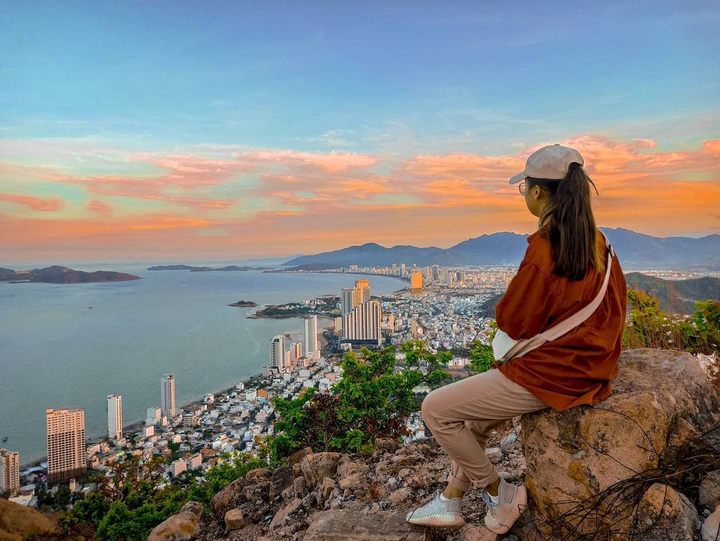 Nha Trang đâu chỉ có biển, bật mí tọa độ đẹp xuất sắc ngắm trọn thành phố về đêm - 7
