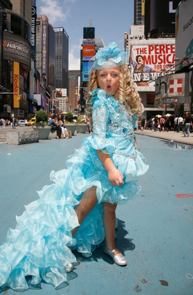 Cuộc sống khác thường của cô bé trở thành triệu phú khi 6 tuổi - 2