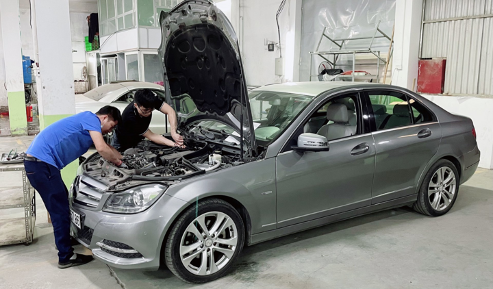 Độ Mercedes-Benz thành Maybach chơi Tết - 12