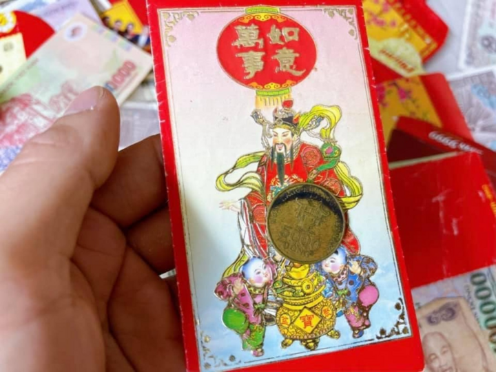 Được lì xì nhưng không xài, bạn trẻ giữ nguyên 936 bao kèm tiền suốt 19 năm - 2