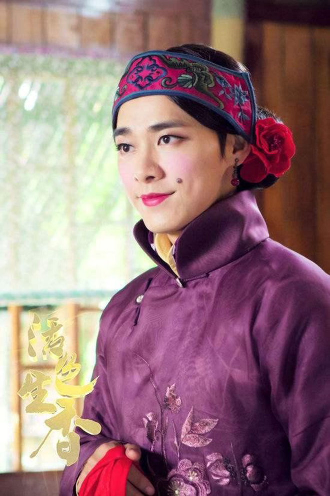'Nam thần' Cbiz giả gái: Người xinh đẹp, kẻ xấu lạ - 3