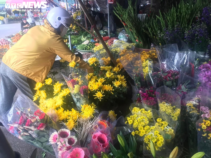 Ảnh: Người dân tất bật mua sắm, đón Tết Nhâm Dần đang đến rất gần - 6