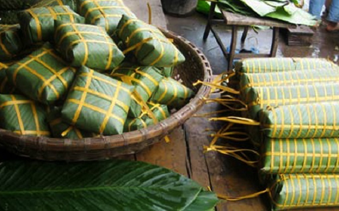 Thực phẩm Tết: Cau tươi, bánh chưng ở chợ tăng giá chóng mặt - 1