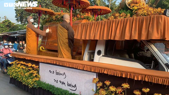 Hàng nghìn tăng ni, phật tử tiễn biệt Thiền sư Thích Nhất Hạnh - 3