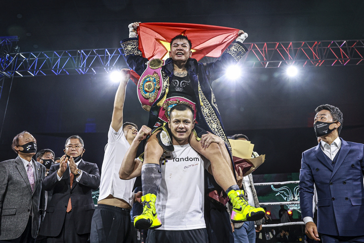 Cô bé bán vé số vô địch boxing thế giới và trận đánh đổi đời - 1