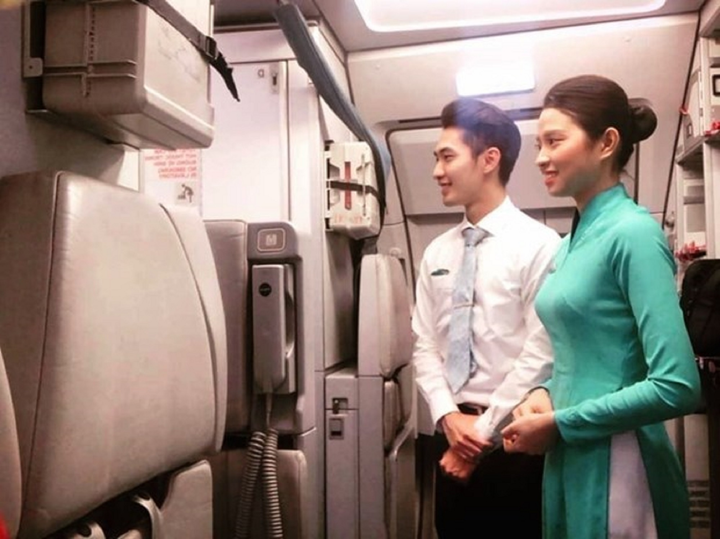 Những nhân viên hàng không quên Tết để phục vụ 'thượng đế' - 1
