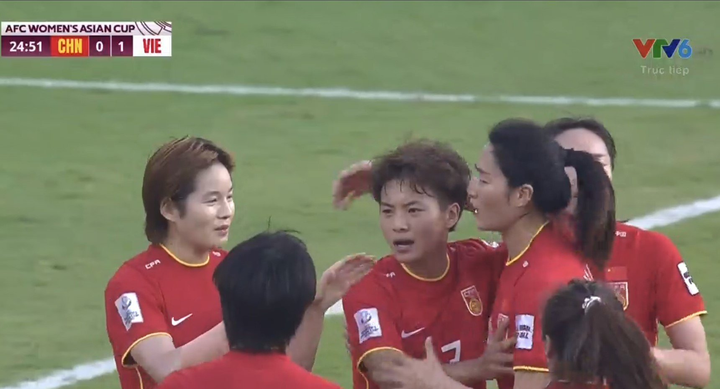 Trực tiếp bóng đá Việt Nam 1-3 Trung Quốc: Chiến đấu kiên cường - 3